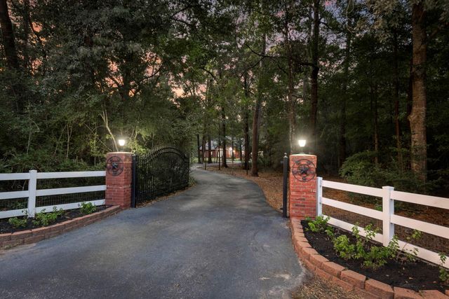 10857 Lake Forest Drive, Conroe, TX 77384