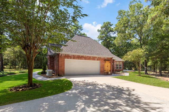 10857 Lake Forest Drive, Conroe, TX 77384