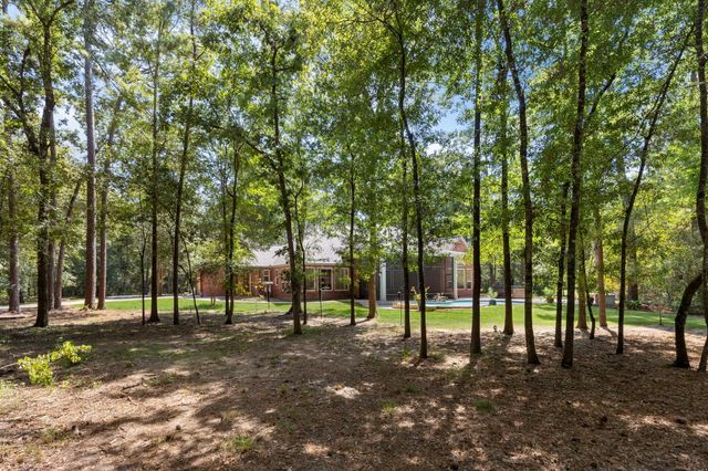 10857 Lake Forest Drive, Conroe, TX 77384