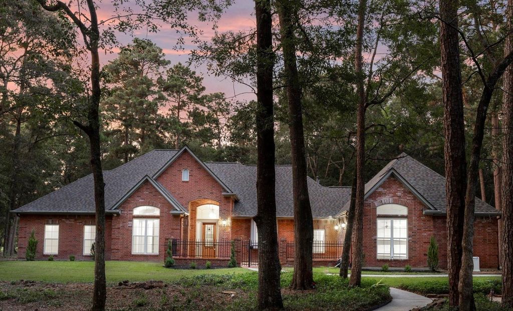 10857 Lake Forest Drive, Conroe, TX 77384
