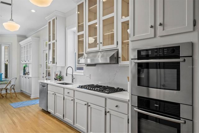 1403 W WATROUS AVENUE, Tampa, FL 33606