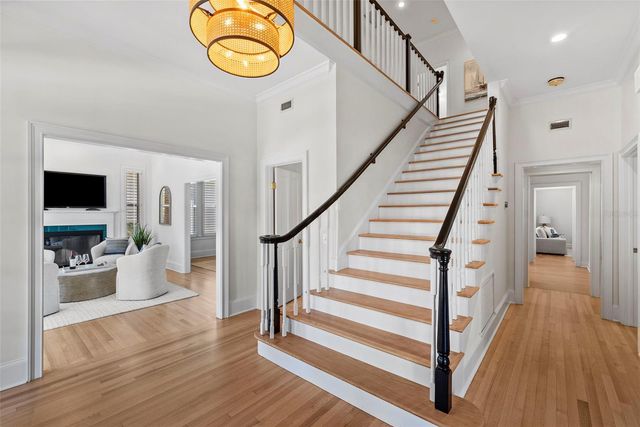 1403 W WATROUS AVENUE, Tampa, FL 33606