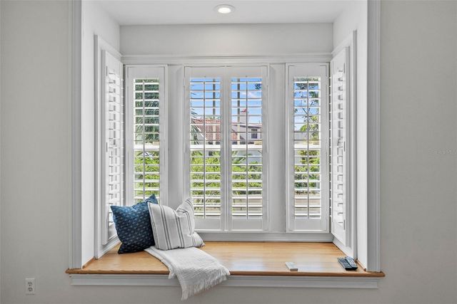 1403 W WATROUS AVENUE, Tampa, FL 33606