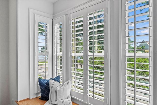 1403 W WATROUS AVENUE, Tampa, FL 33606