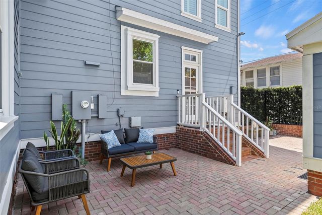 1403 W WATROUS AVENUE, Tampa, FL 33606