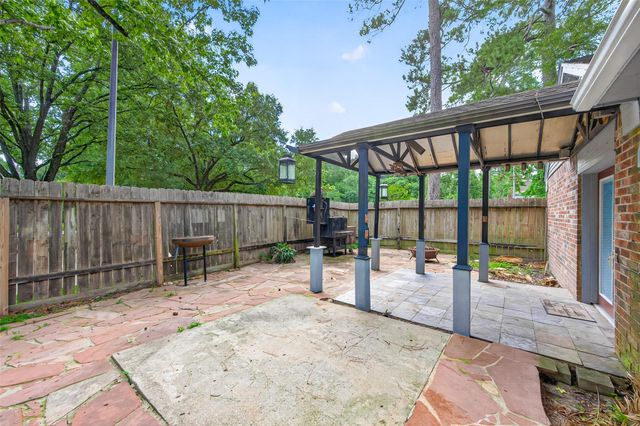 2239 Parkdale Drive, Houston, TX 77339