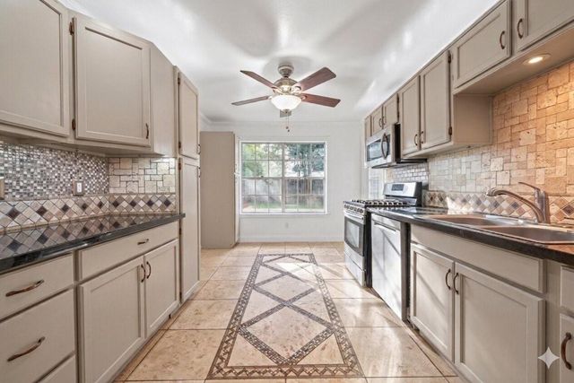 2239 Parkdale Drive, Houston, TX 77339