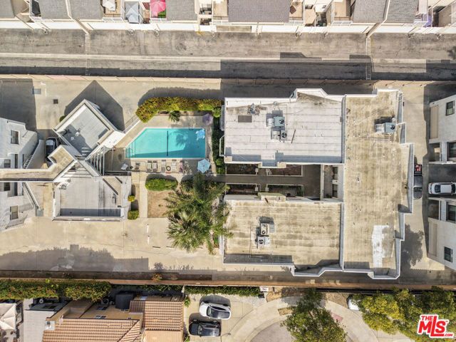 20920 Community Street 10, Canoga Park (los Angeles), CA 91304