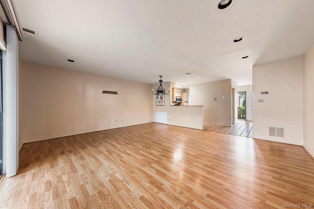 100 Daly Boulevard 1406, Oceanside, NY 11572 — photo 4