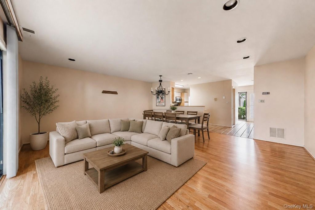 100 Daly Boulevard 1406, Oceanside, NY 11572 — photo 5
