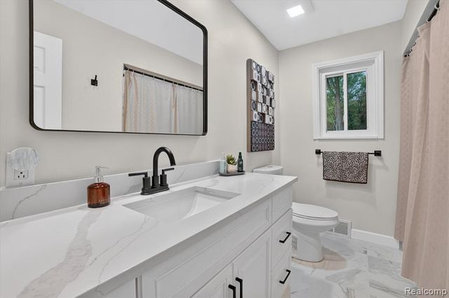 9007 Joseph Street, Grand Blanc, MI 48439