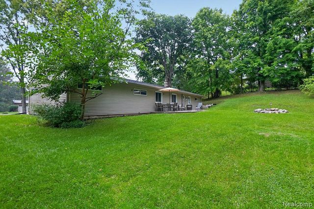 9007 Joseph Street, Grand Blanc, MI 48439