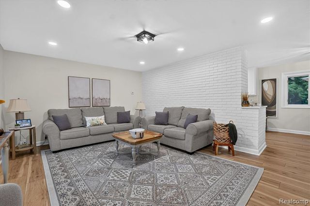 9007 Joseph Street, Grand Blanc, MI 48439