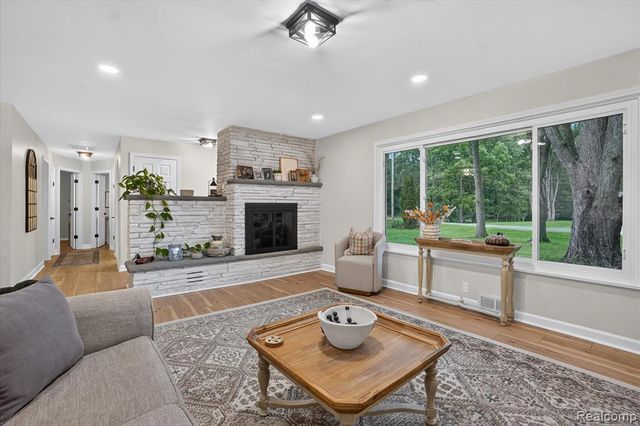 9007 Joseph Street, Grand Blanc, MI 48439