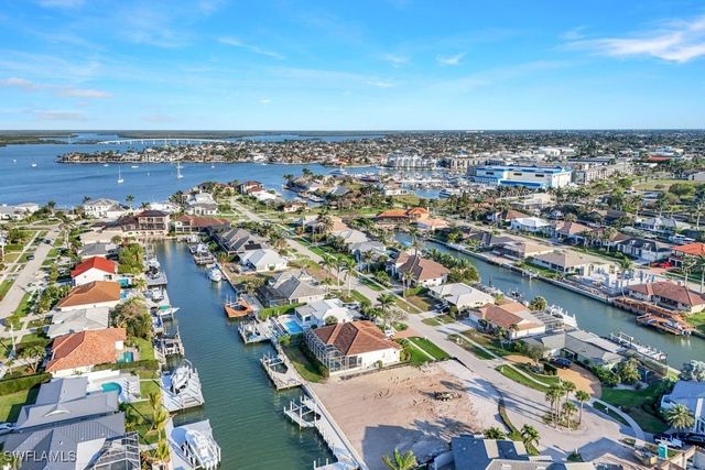 818 Elm CT, Marco Island, FL 34145