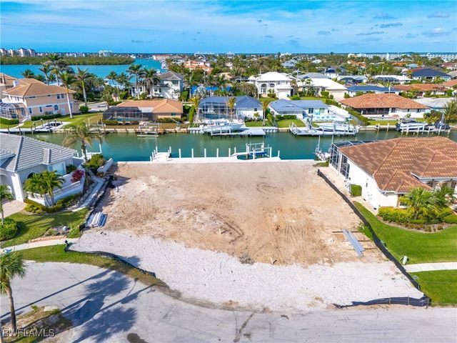 818 Elm CT, Marco Island, FL 34145