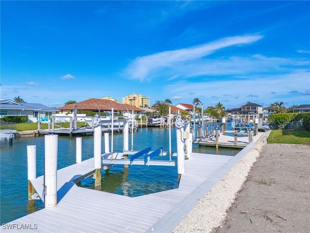 818 Elm CT, Marco Island, FL 34145