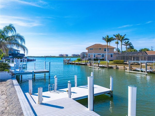 818 Elm CT, Marco Island, FL 34145