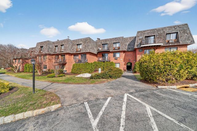 9 Briarcliff Drive S 16, Ossining, NY 10562