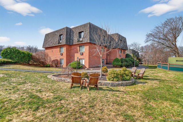 9 Briarcliff Drive S 16, Ossining, NY 10562