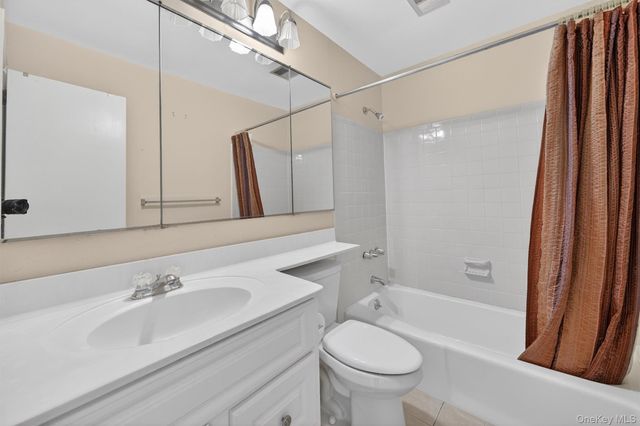 9 Briarcliff Drive S 16, Ossining, NY 10562