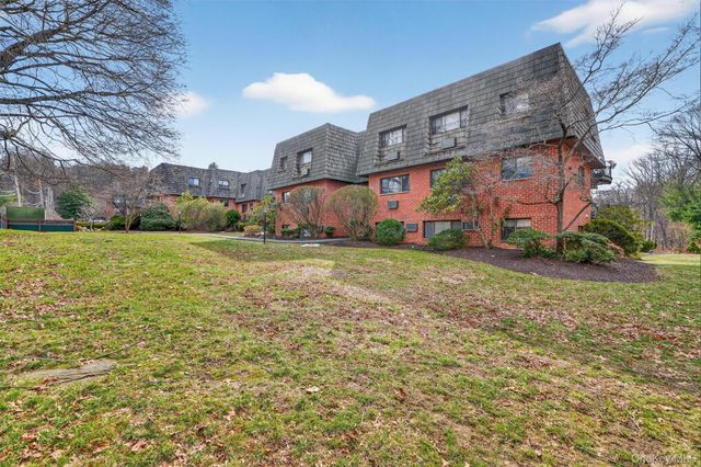 9 Briarcliff Drive S 16, Ossining, NY 10562