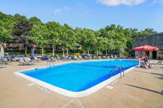 9 Briarcliff Drive S 16, Ossining, NY 10562