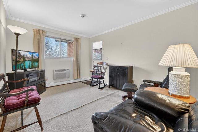 9 Briarcliff Drive S 16, Ossining, NY 10562