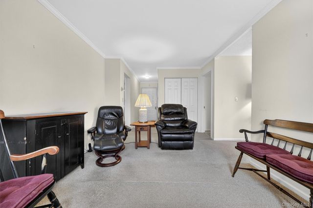 9 Briarcliff Drive S 16, Ossining, NY 10562