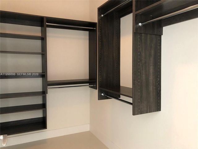 2960 NE 207th St 1101, Aventura, FL 33180