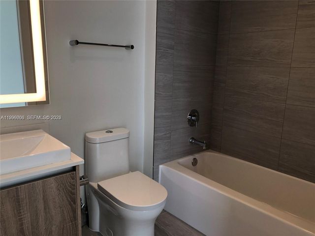 2960 NE 207th St 1101, Aventura, FL 33180