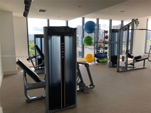 2960 NE 207th St 1101, Aventura, FL 33180