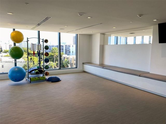 2960 NE 207th St 1101, Aventura, FL 33180