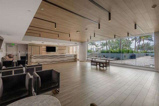 2960 NE 207th St 1101, Aventura, FL 33180