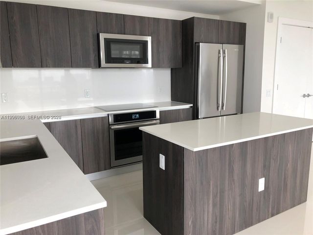 2960 NE 207th St 1101, Aventura, FL 33180