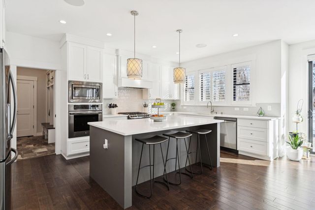 5213 Woodhill Road, Minnetonka, MN 55345