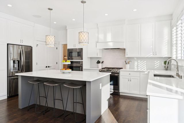 5213 Woodhill Road, Minnetonka, MN 55345