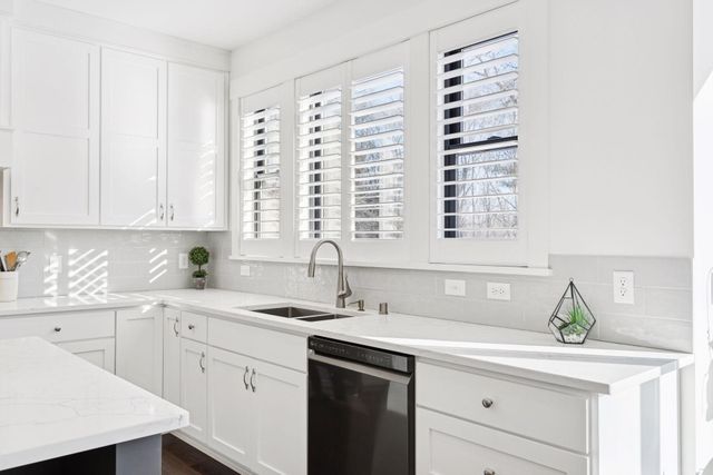 5213 Woodhill Road, Minnetonka, MN 55345