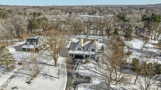 5213 Woodhill Road, Minnetonka, MN 55345