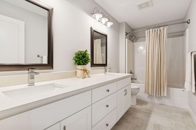 5213 Woodhill Road, Minnetonka, MN 55345