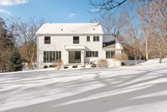 5213 Woodhill Road, Minnetonka, MN 55345