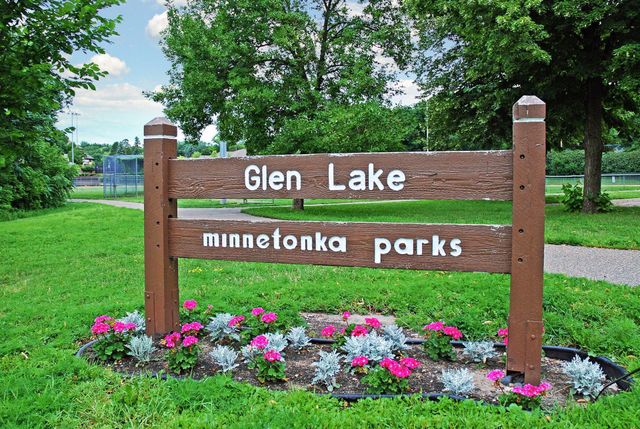 5213 Woodhill Road, Minnetonka, MN 55345