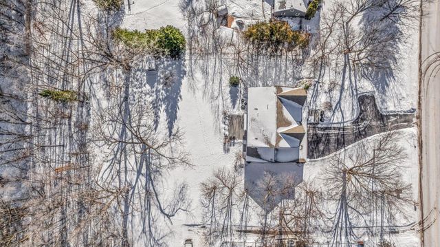 5213 Woodhill Road, Minnetonka, MN 55345