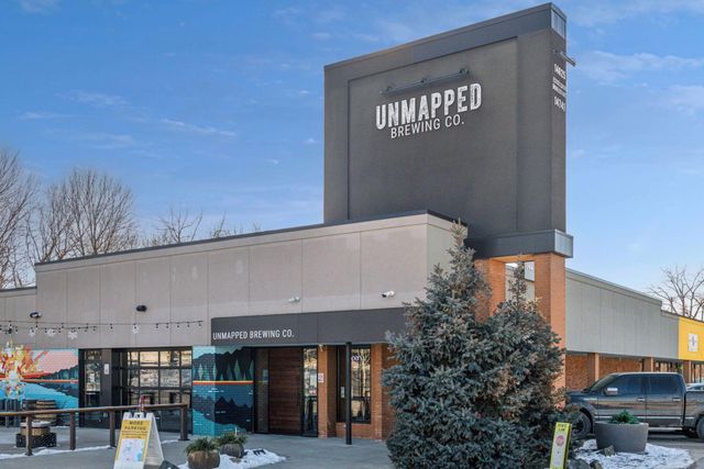 5213 Woodhill Road, Minnetonka, MN 55345