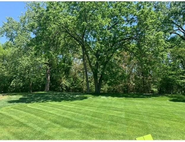 5213 Woodhill Road, Minnetonka, MN 55345