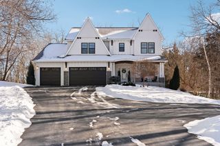 5213 Woodhill Road, Minnetonka, MN 55345