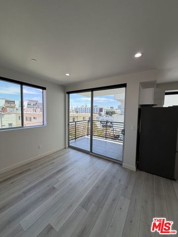 124 S Croft Avenue 303, Los Angeles, CA 90048