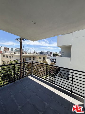 124 S Croft Avenue 303, Los Angeles, CA 90048