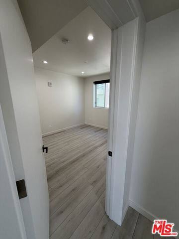 124 S Croft Avenue 303, Los Angeles, CA 90048