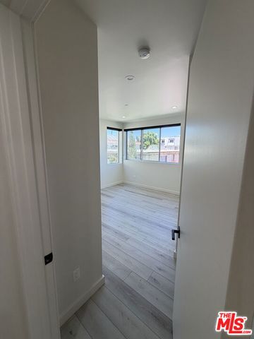 124 S Croft Avenue 303, Los Angeles, CA 90048